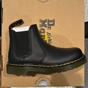 Dr. Martens Softy T Boots